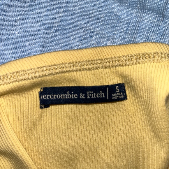 Yellow Abercrombie and Fitch crop top - Picture 4 of 4